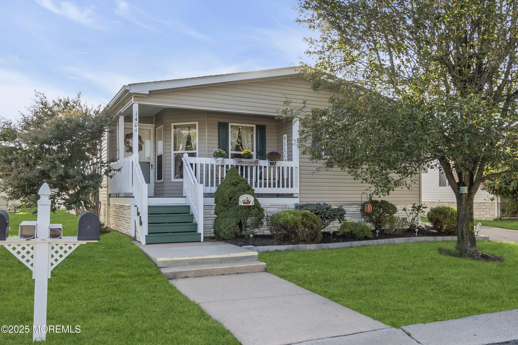 1404 Forest Way, Whiting