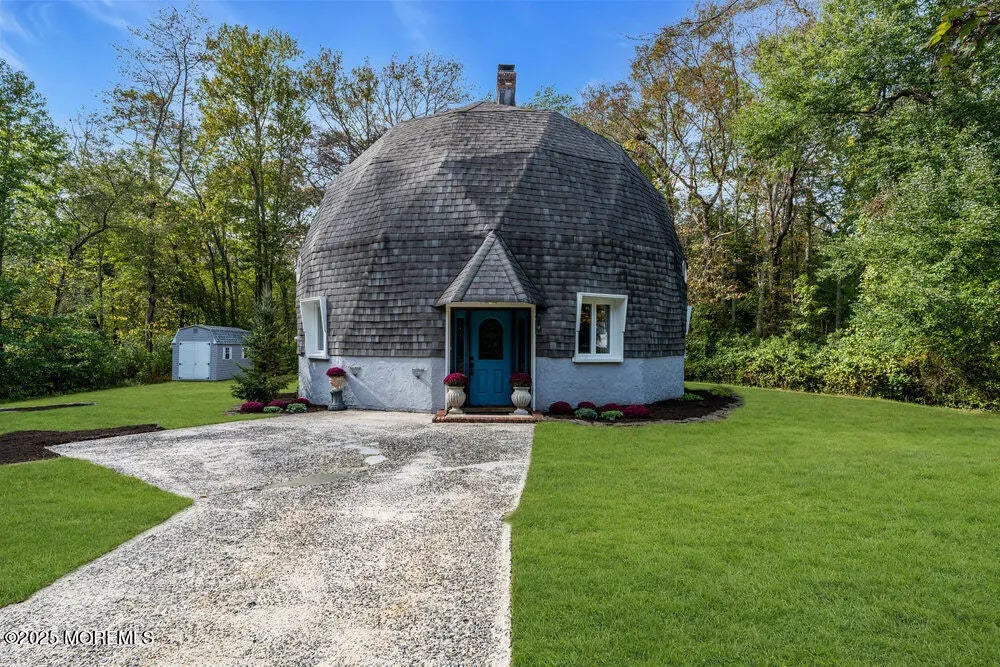 56 Lakeside Drive, Farmingdale