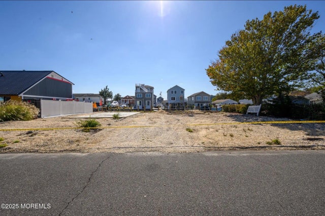 212 Rosewood Drive, Bayville