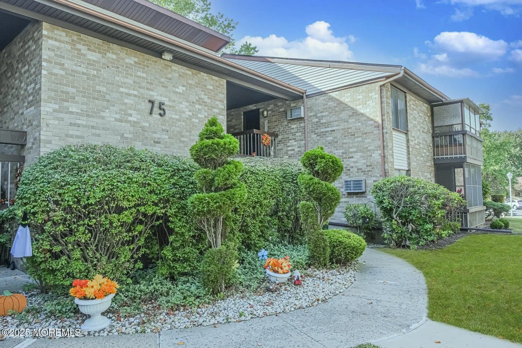 75 Overlook Way K, Manalapan