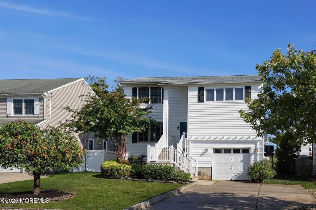 93 S Ward Avenue, Rumson