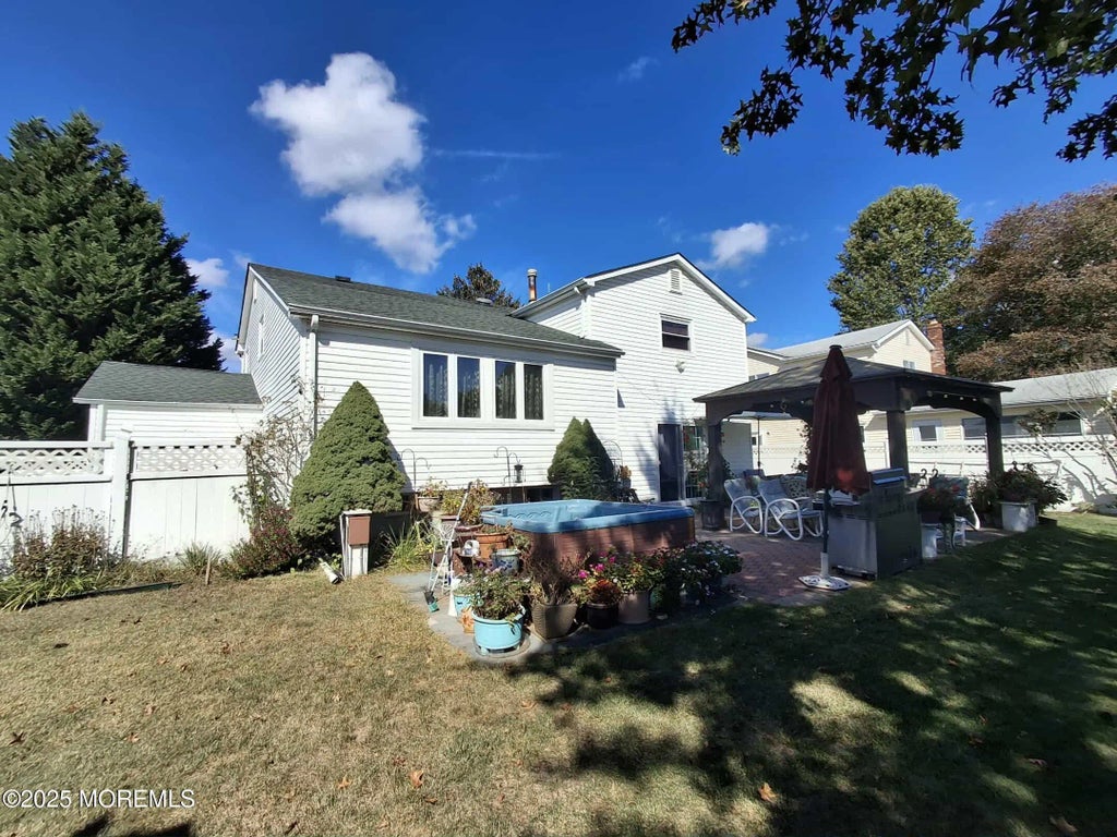 5 Elaine Court, Old Bridge