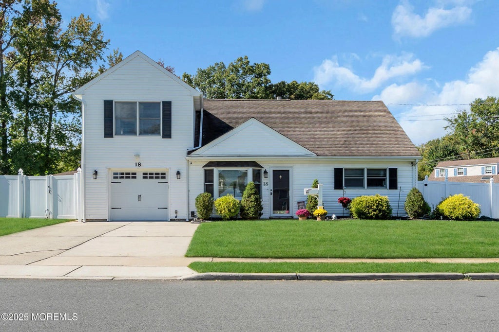 18 Monterey Drive, Hazlet