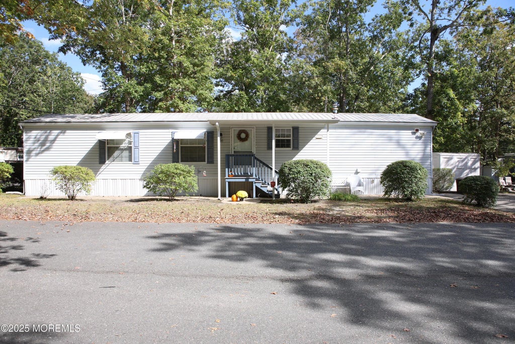 100 Cypress Lane, Barnegat