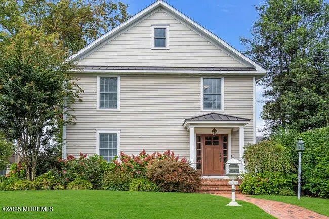 8 Glenwood Place, Spring Lake