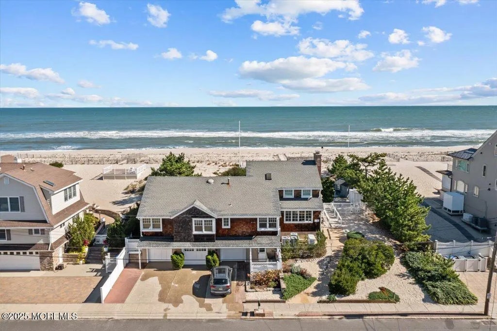 262 Sunset Lane, Mantoloking