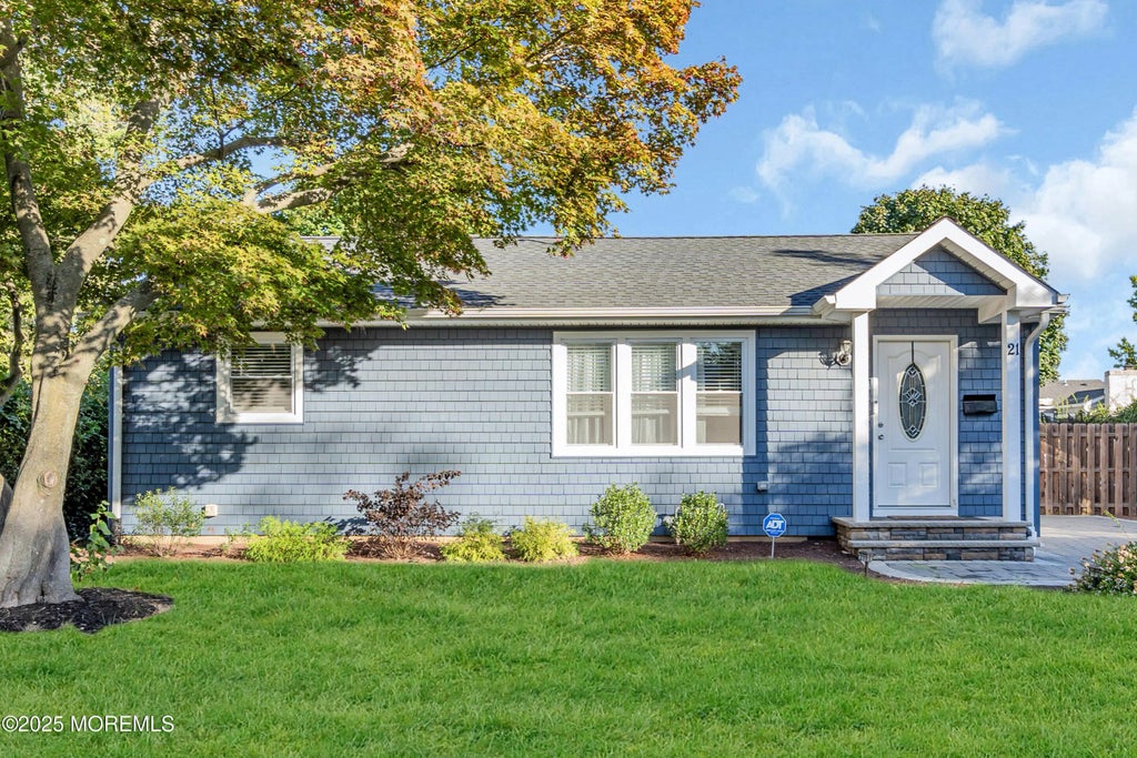 21 Frances Drive, Freehold