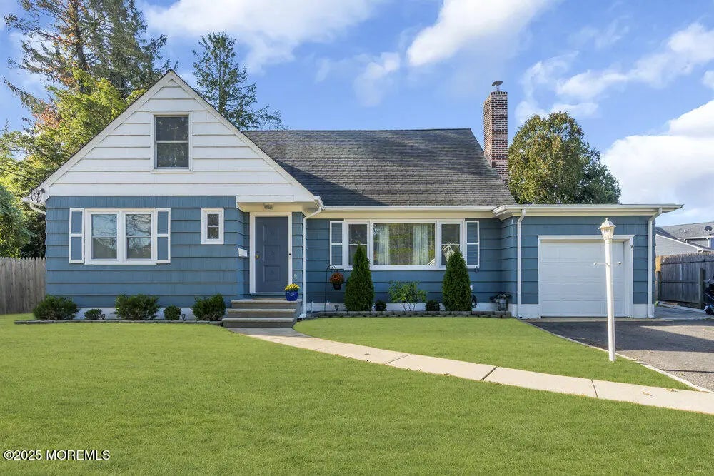 36 Maple Avenue, Little Silver