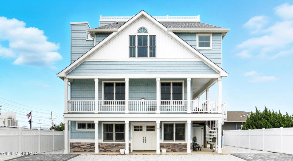 7 E Lavenia Avenue, Long Beach Twp