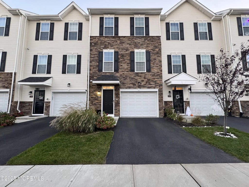 208 Revival Road, Brick