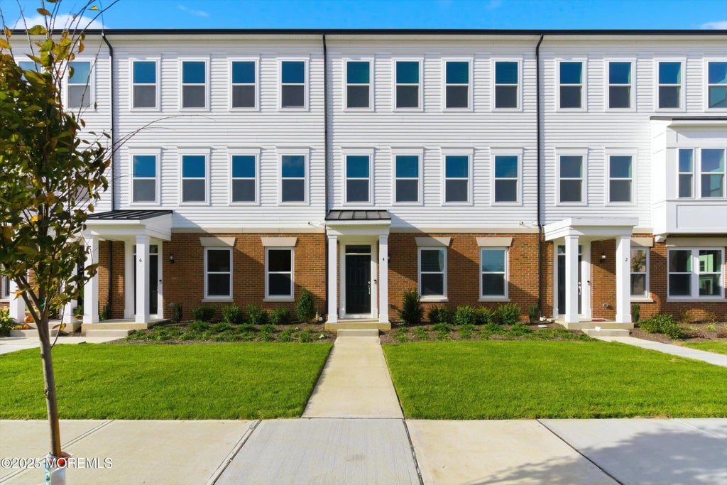 4 Barton Avenue, Oceanport