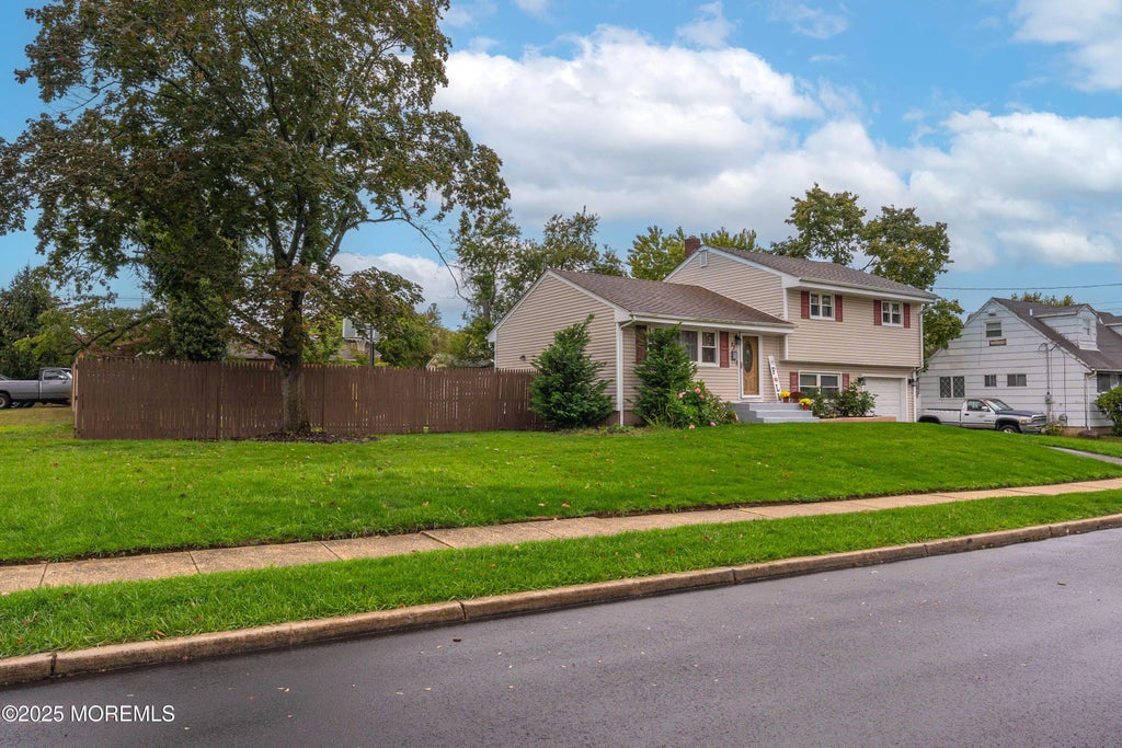 23 Pine Avenue, Old Bridge