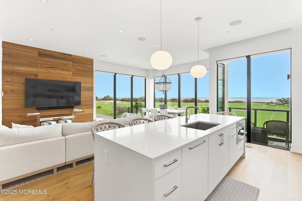 200 Ocean Avenue N 6, Long Branch