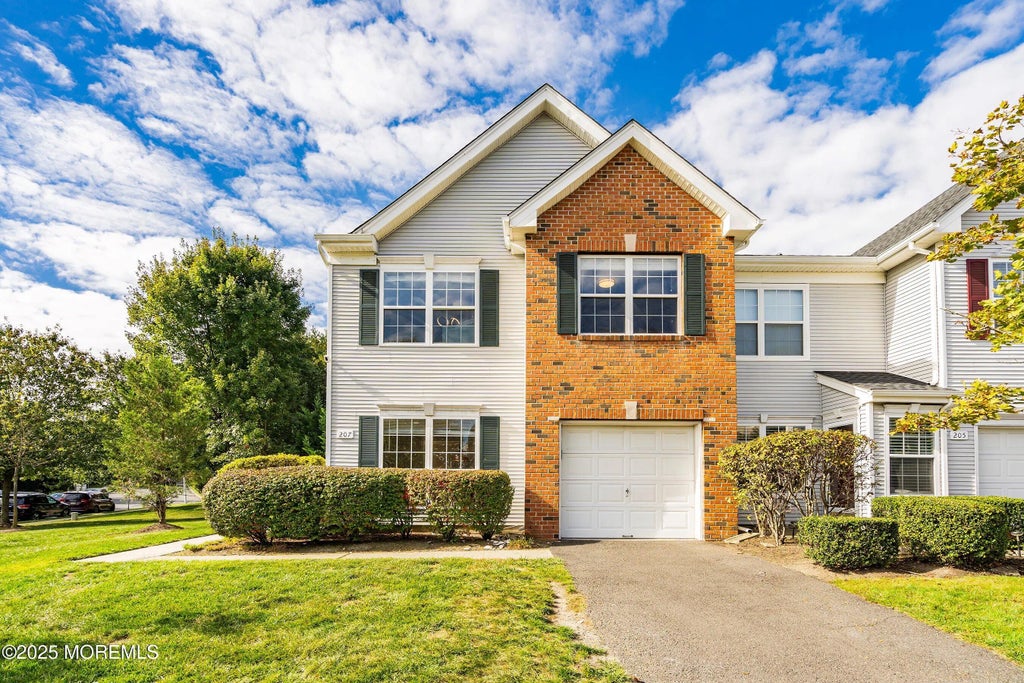 207 Windsong Circle 4, East Brunswick