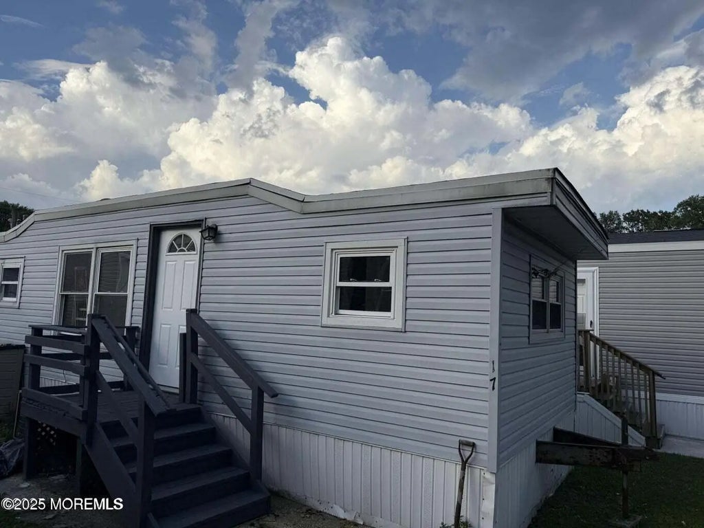 17 Gary Avenue, Hazlet