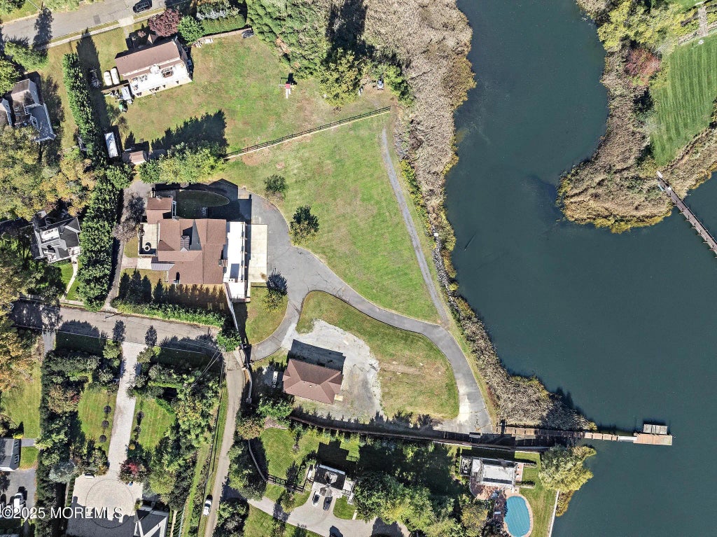 233 Conover Lane, Red Bank