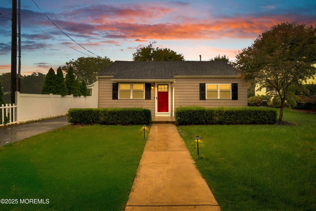 16 Irwin Avenue, Freehold