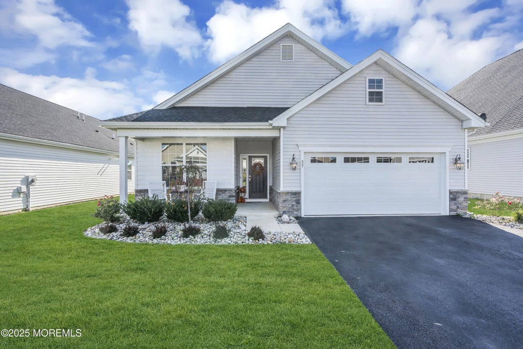 35 Saratoga Road, New Egypt