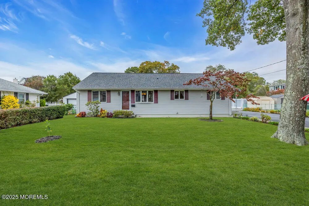 86 Essex Avenue, Hazlet