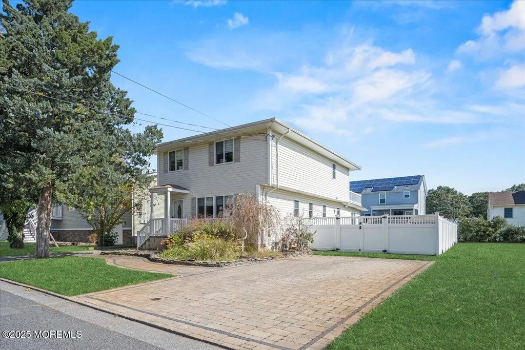 99 Seagoin Road, Brick