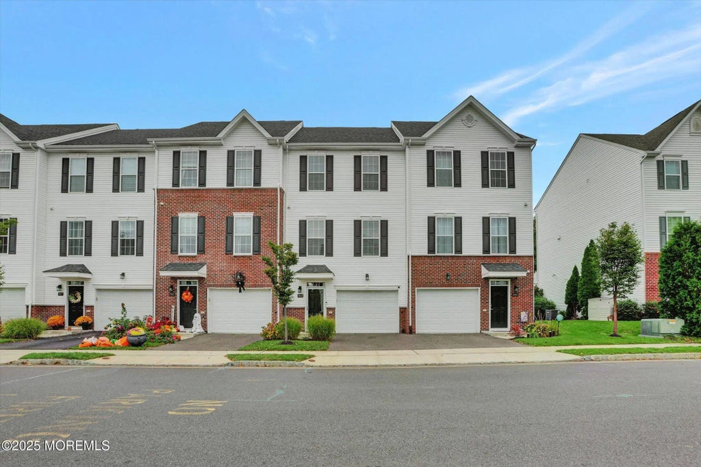 303 Prosper Way 203, Brick