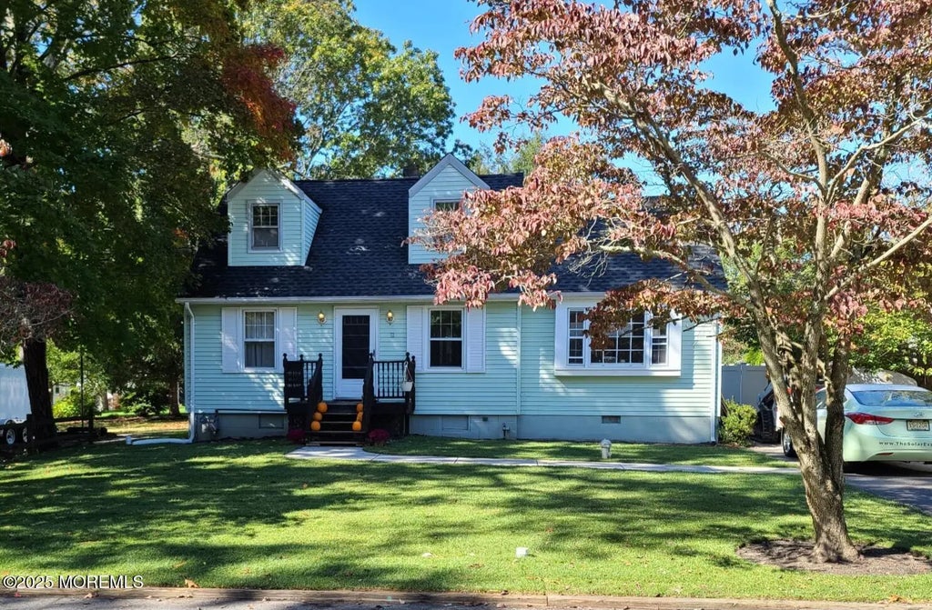 32 Locust Avenue, Jackson