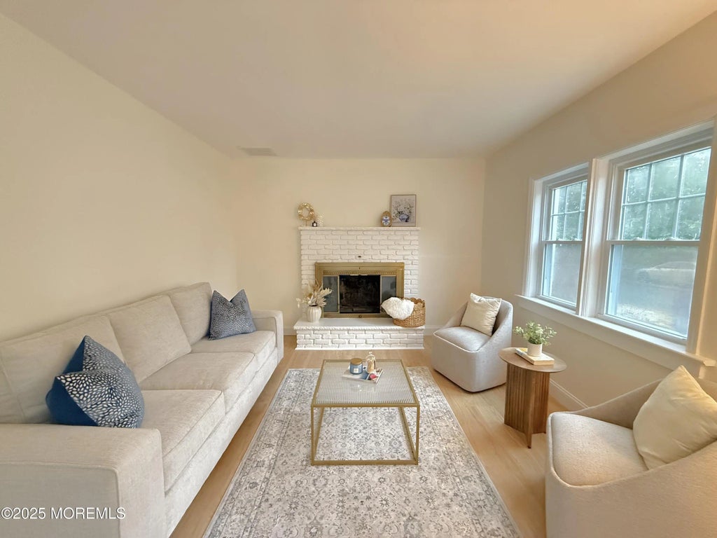 484 Bara Street, Brick