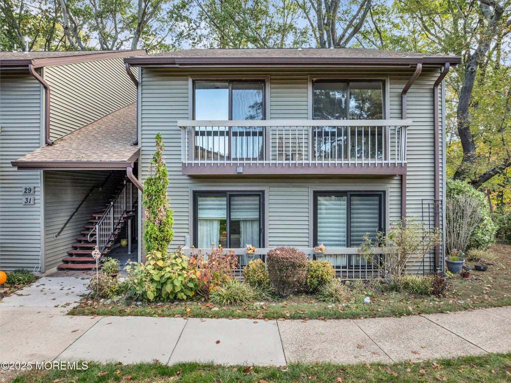 33 Auburn Court, Red Bank