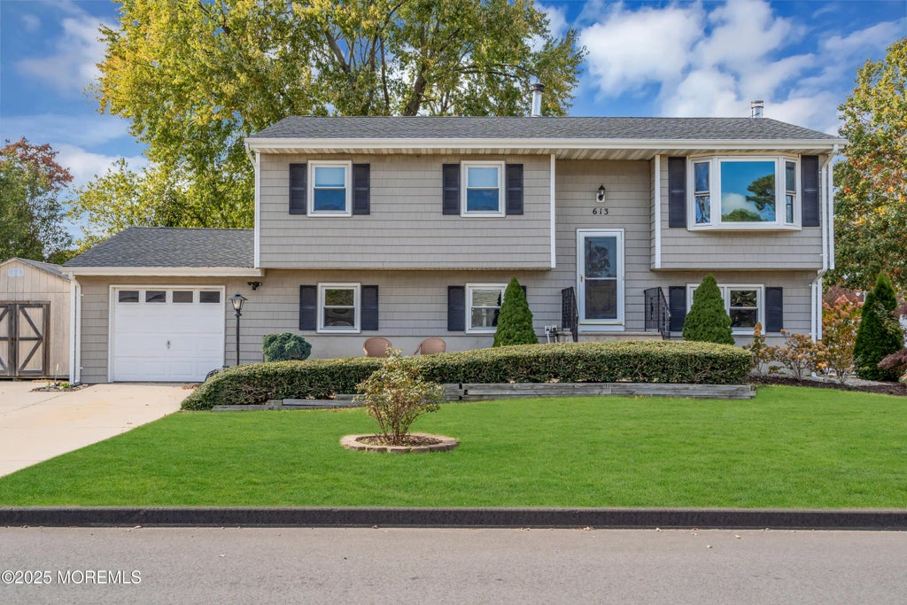 613 Champlain Street, Toms River