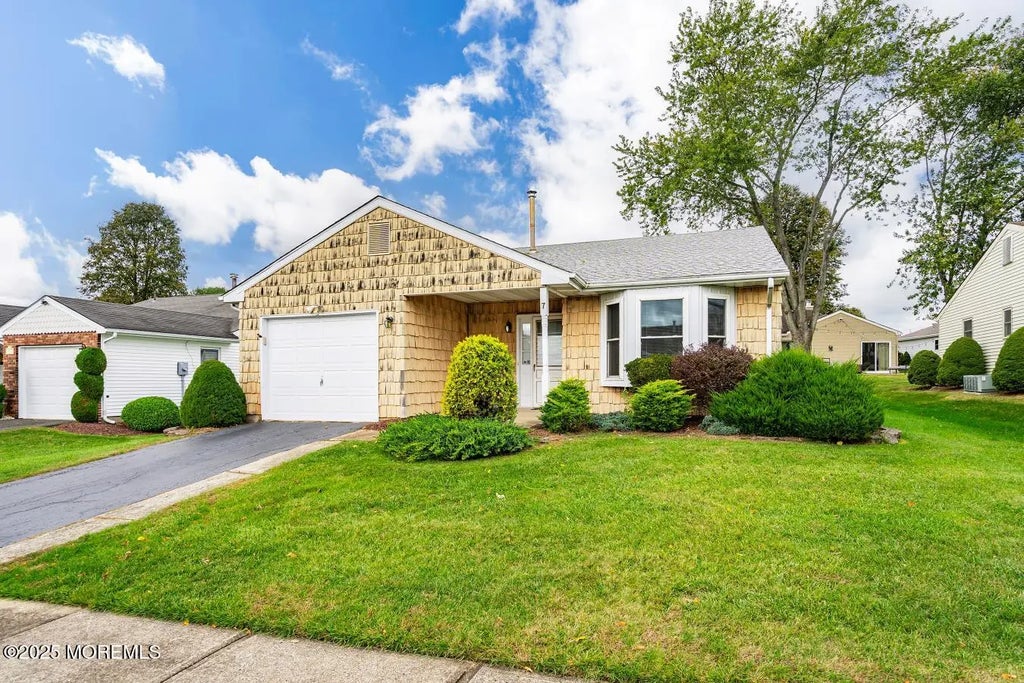 7 Bishop Court, Marlboro