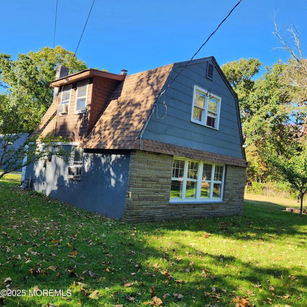 348 Cedar Grove Road, Toms River