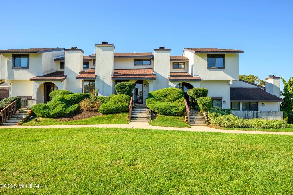 83 Tower Hill Drive, Red Bank