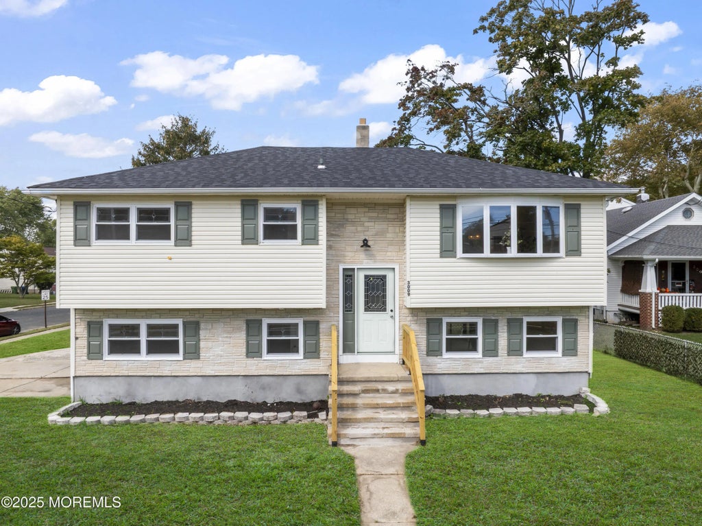 3009 W Bangs Avenue, Neptune Township