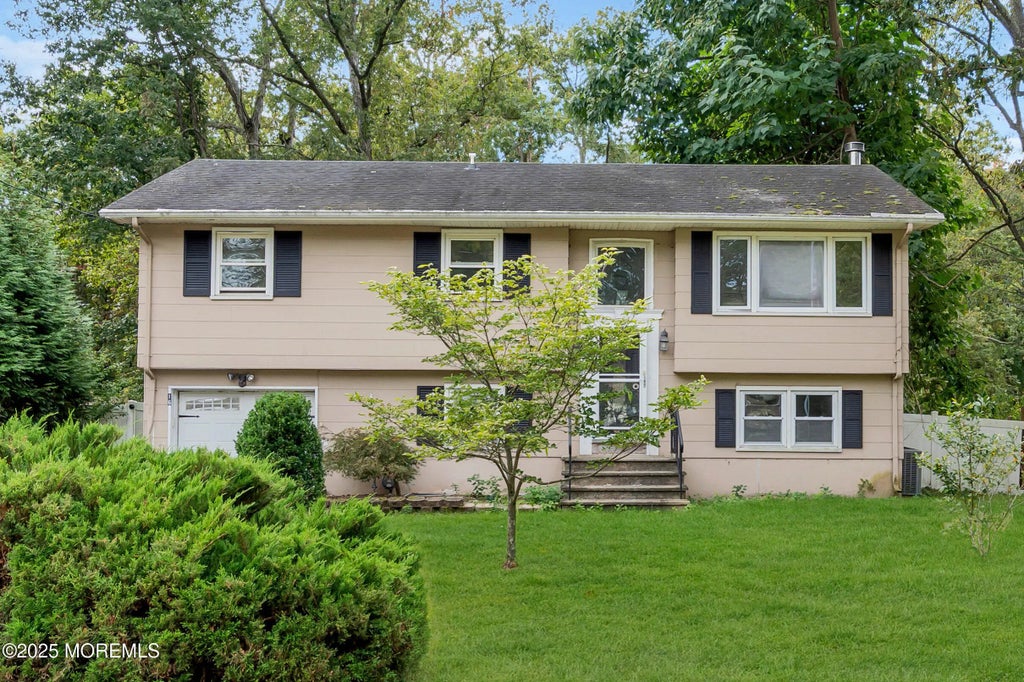 16 Crest Road, Jackson