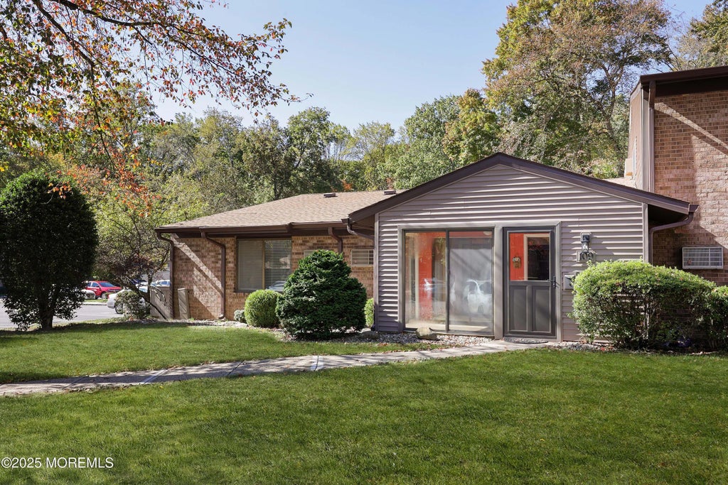 109 Lexington Court, Red Bank