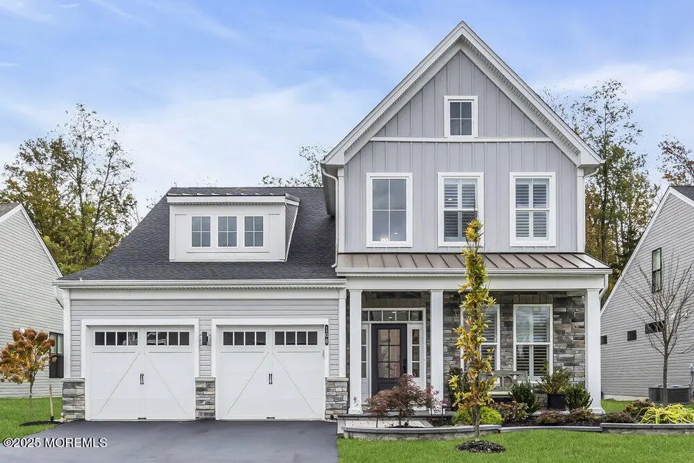 106 Grandview Circle, Farmingdale