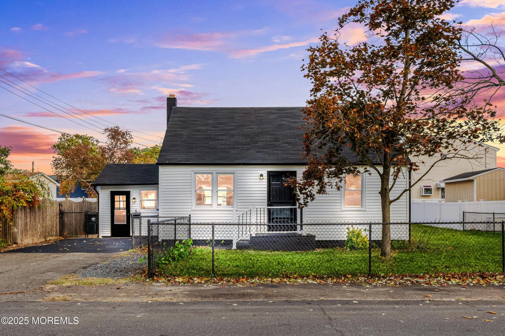 116 Hudson Avenue, Hazlet