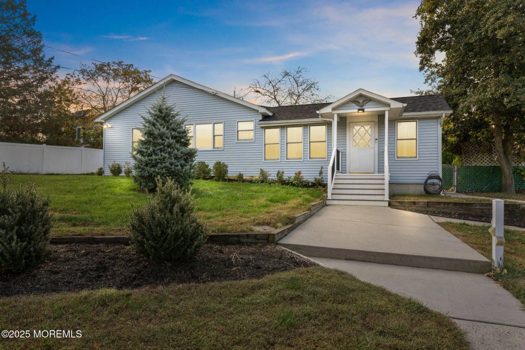 1213 17th Avenue, West Belmar