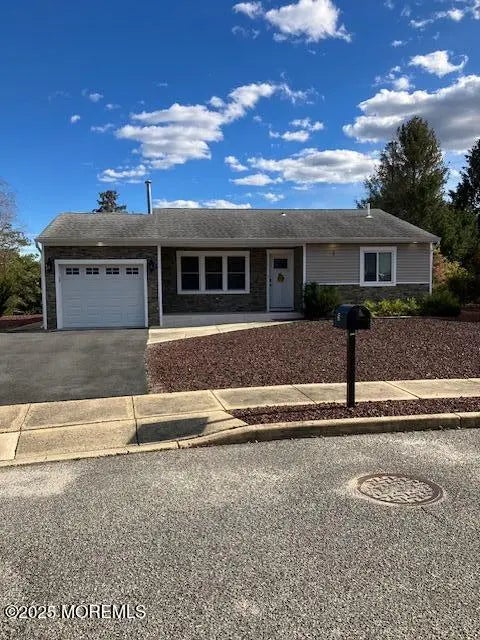 5 Shaw Court, Toms River