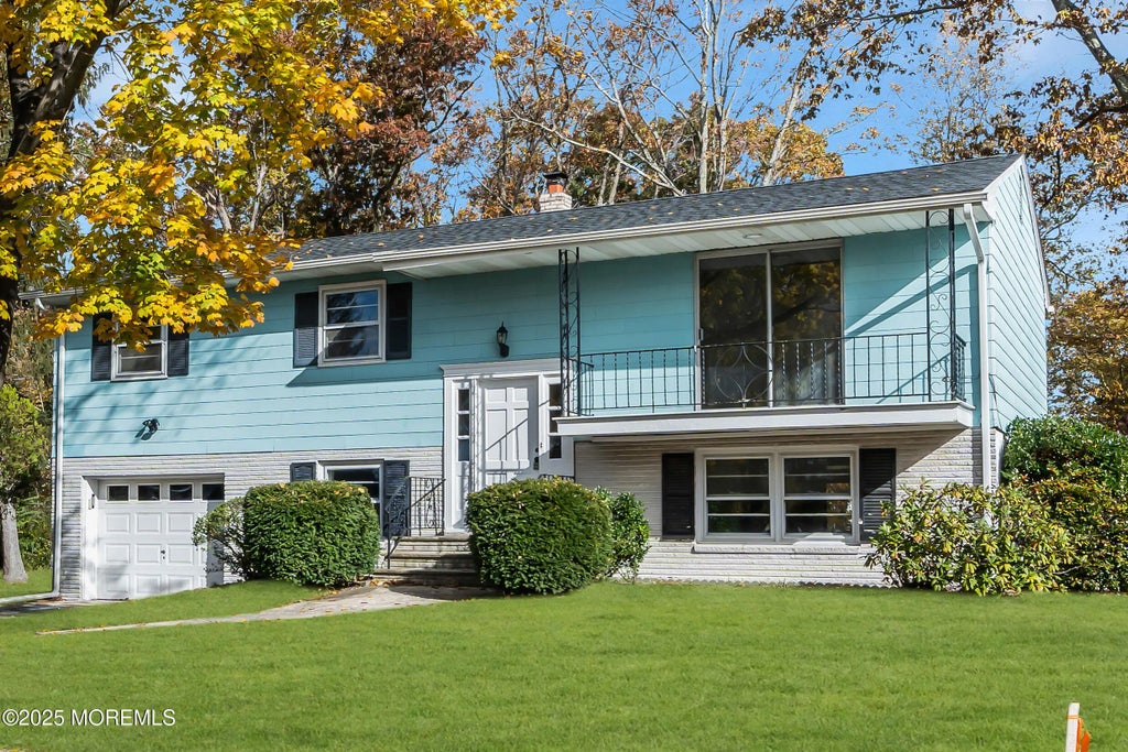 16 Burdge Drive, Howell