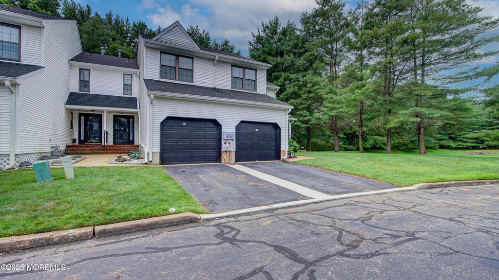 57 Chestnut Way, Manalapan