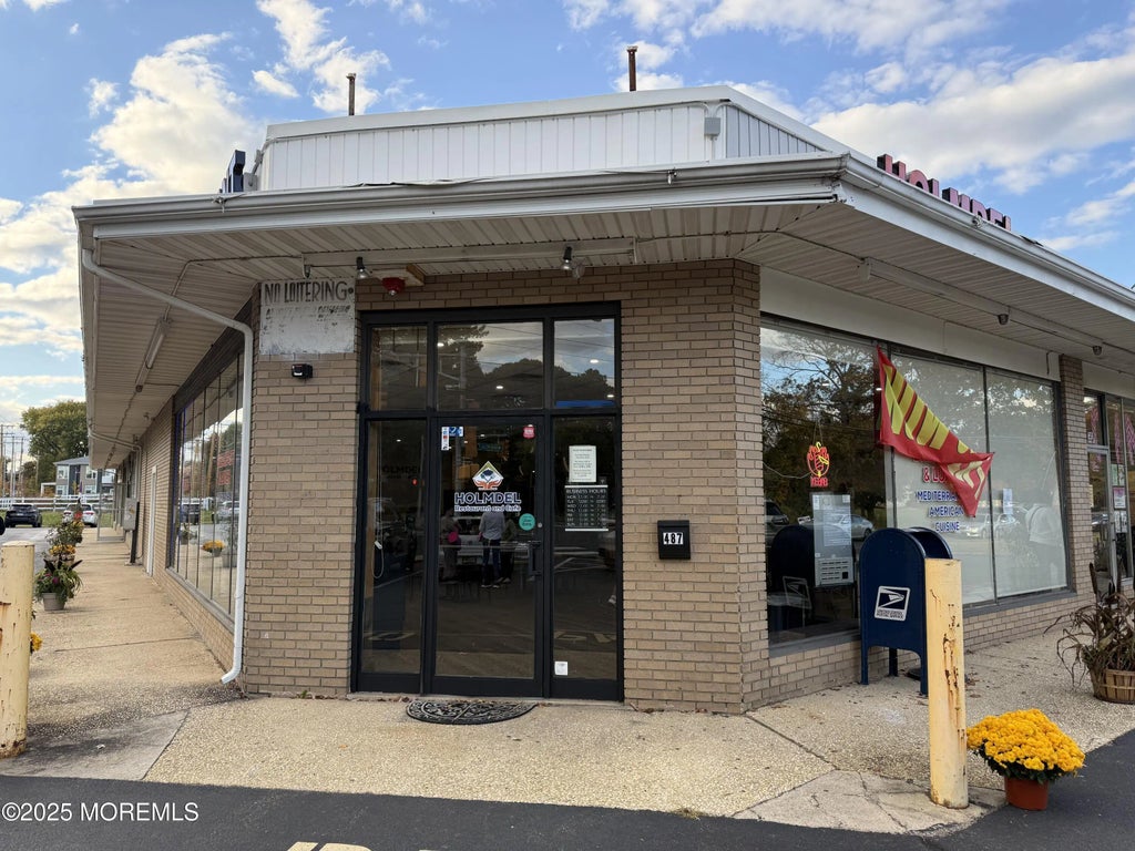 487 Middle Road, Holmdel