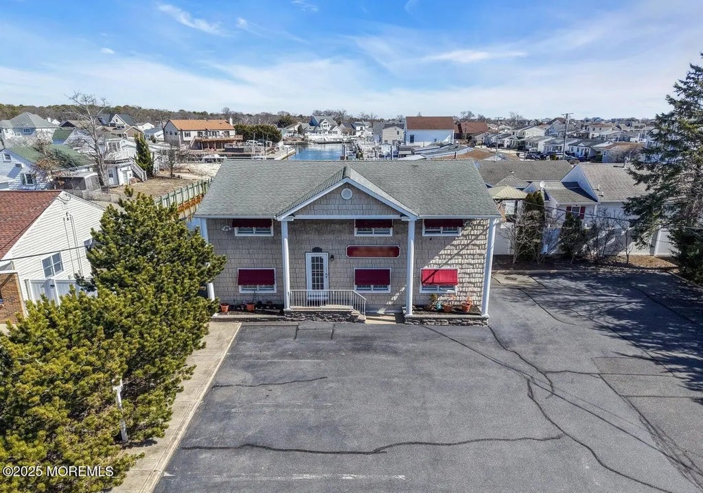 751 Fischer Boulevard, Toms River