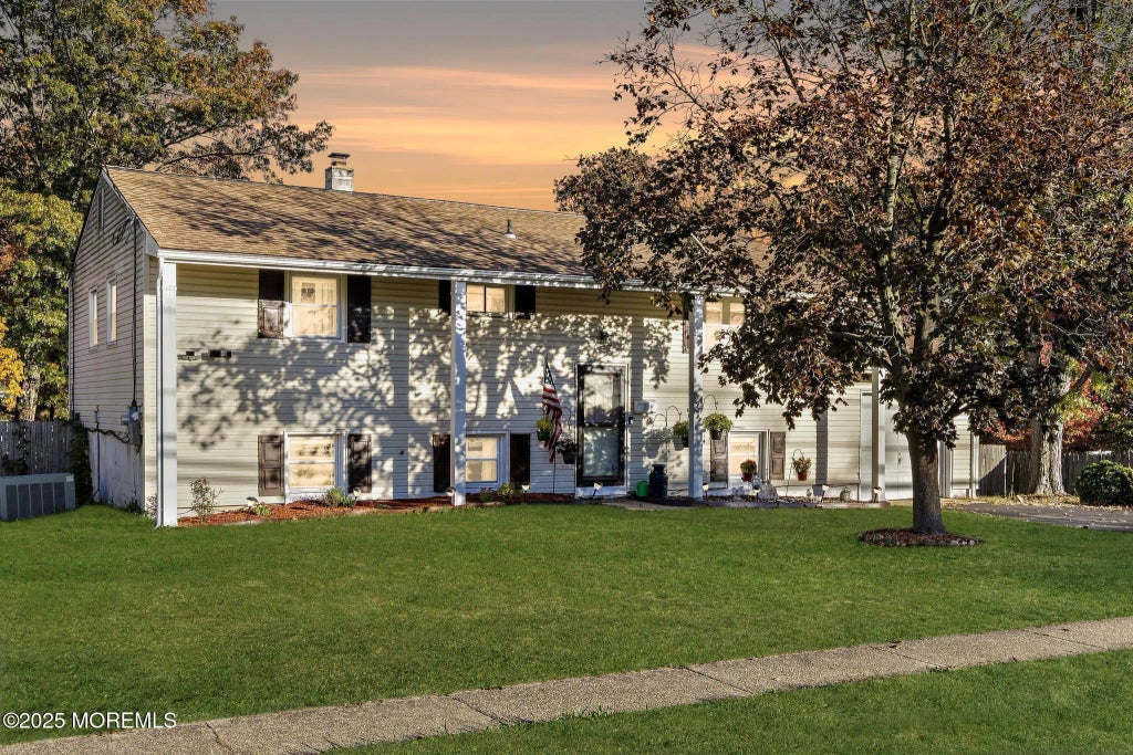 28 Salem Hill Road, Howell