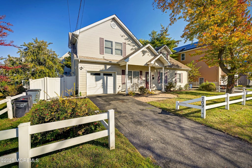 709 Lorillard Avenue, Union Beach