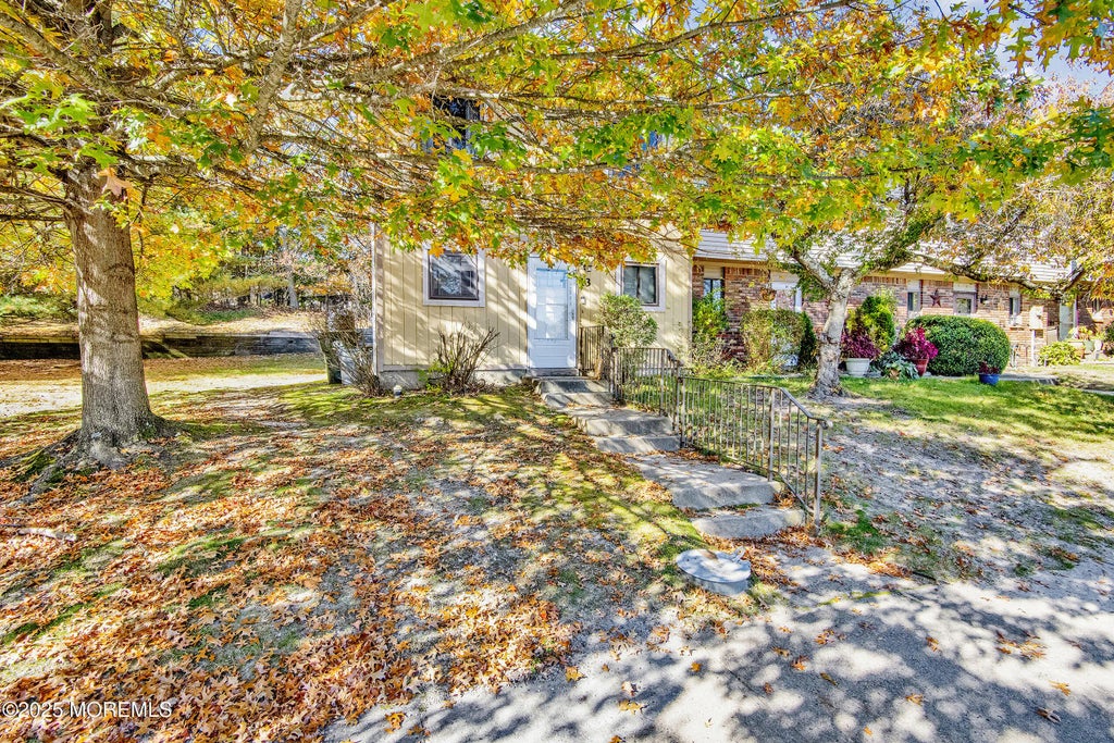 13 Alec Drive, Howell