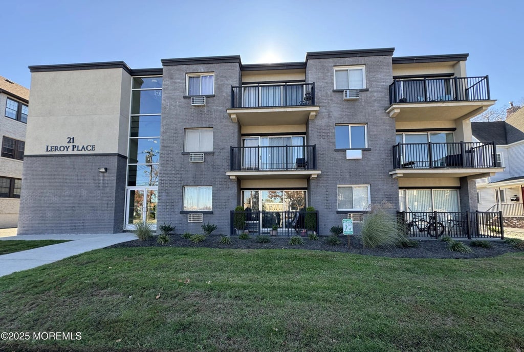 21 Leroy Place 3f, Red Bank