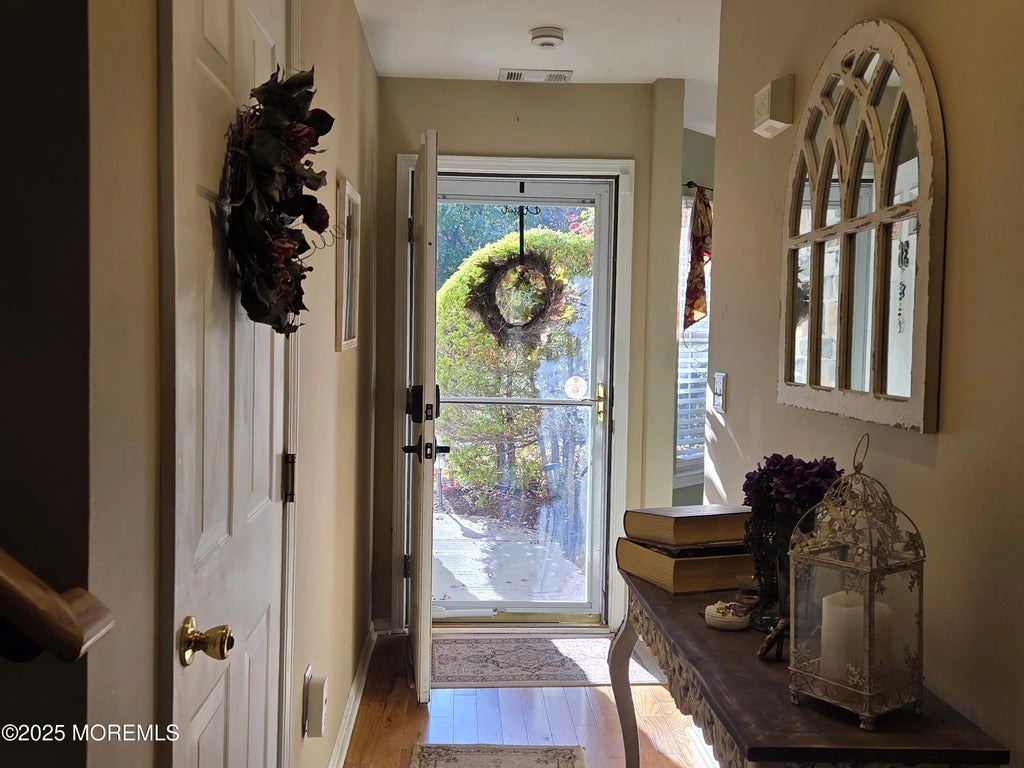 36 Saratoga Court, Tinton Falls