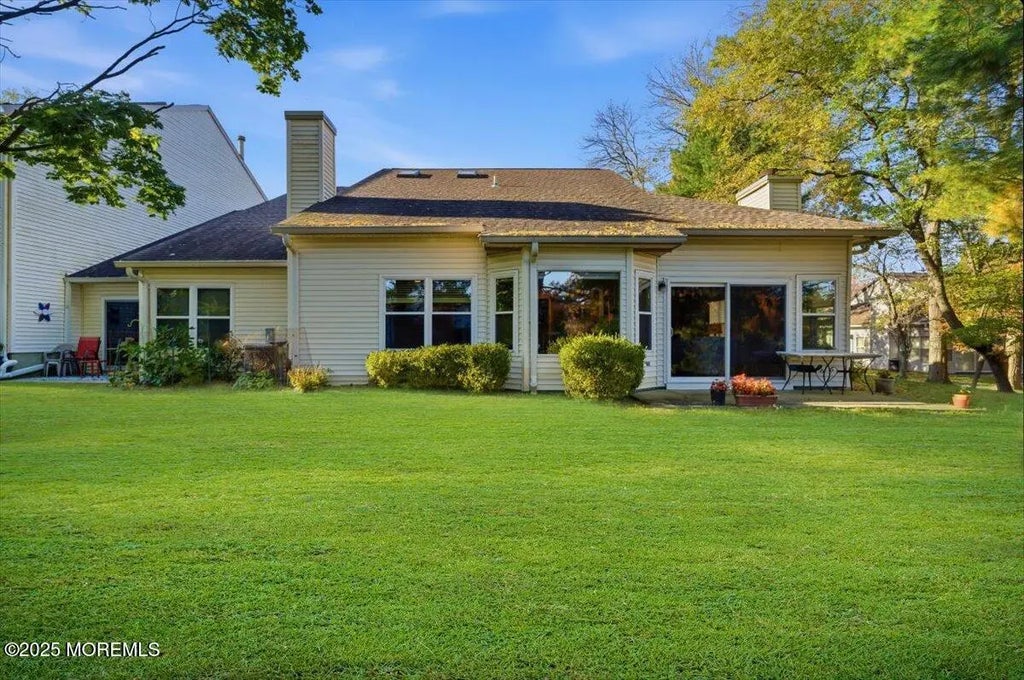 351 Sunshine Court, Englishtown