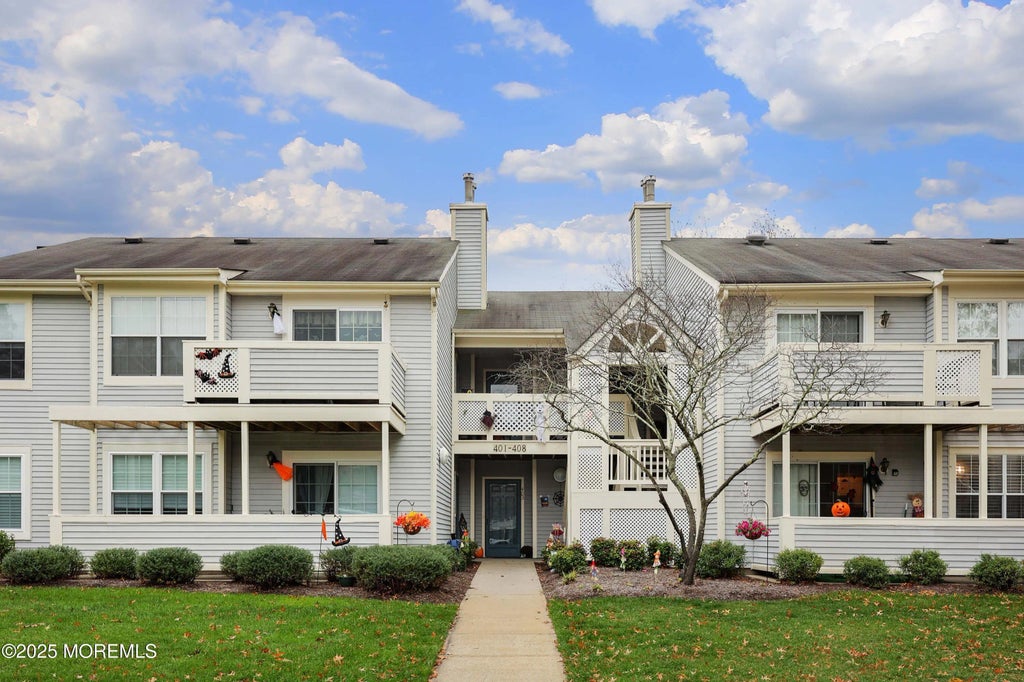 404 Brookview Court, Howell